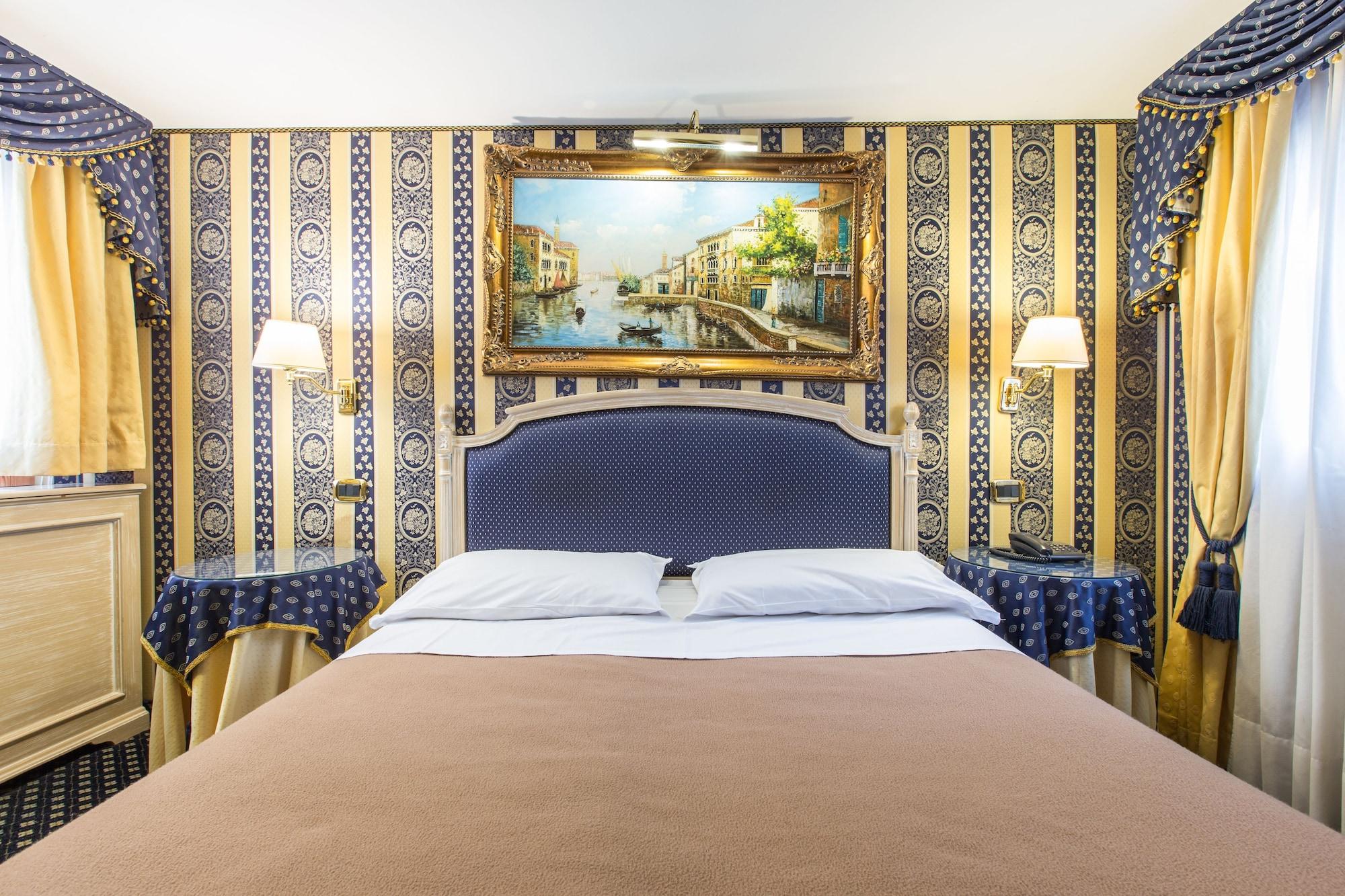Relais Piazza San Marco 3*
